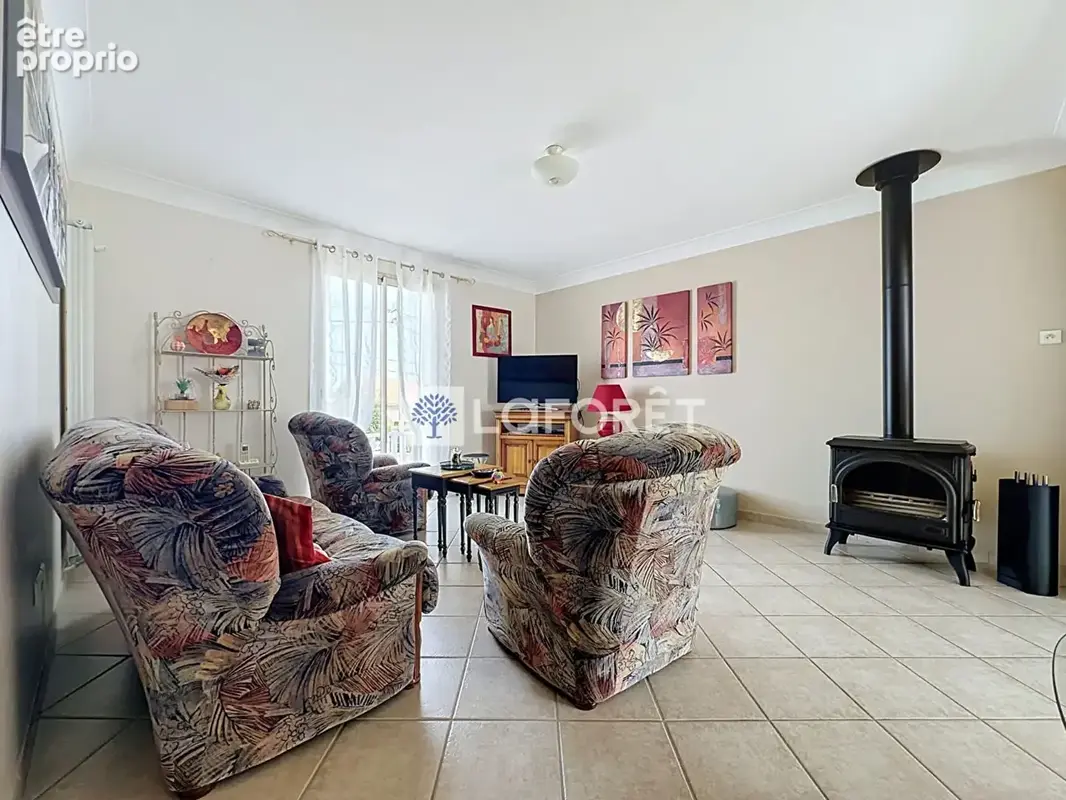 À 10 minutes de Parthenay - Maison chaleureuse de 110 m2 avec beaux espaces - photo 4