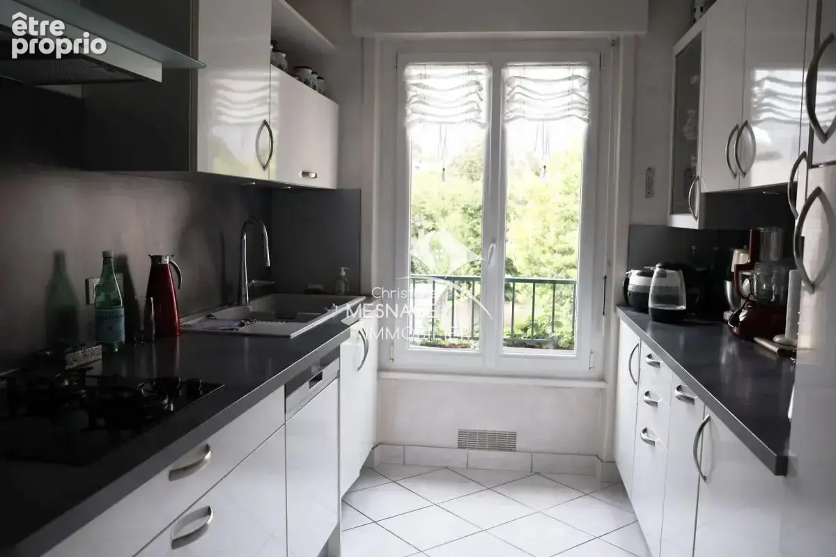 À vendre chez Christelle Mesnage Immobilier - Centre ville d - photo 2