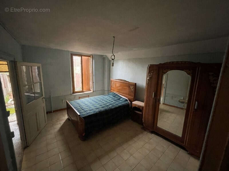 Maison à LA BAZOCHE-GOUET