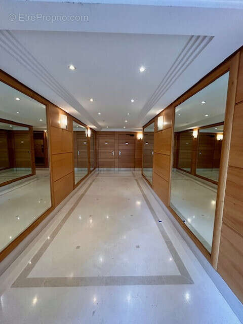 Appartement à LA GARENNE-COLOMBES