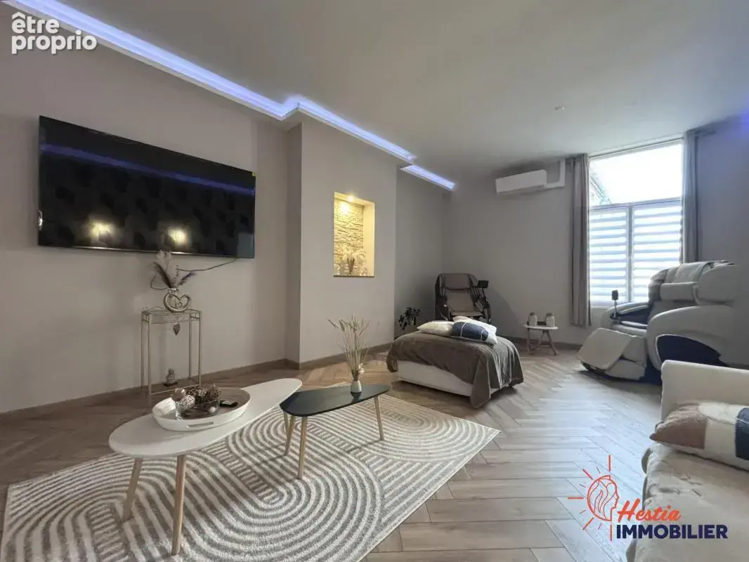 Maison rénovée de 250m² - photo 2
