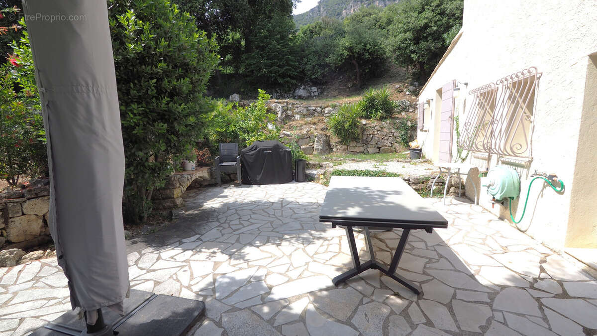Maison à TOURRETTES-SUR-LOUP