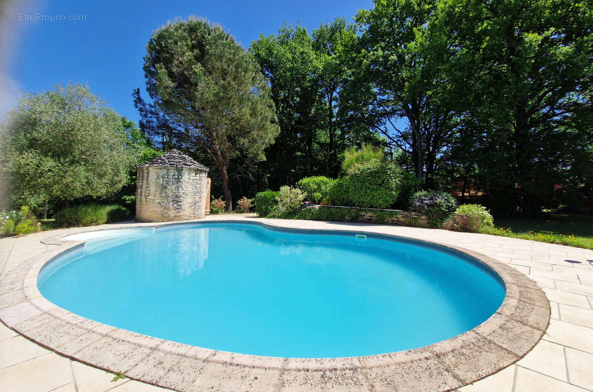Proche Périgueux MAISON de PLAIN PIED 146 m2 avec 4 chambres / Grand garage / Grand terrain avec PISCINE. - photo 27