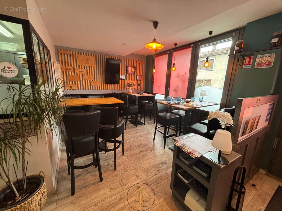 Appartement à MONTMOREAU-SAINT-CYBARD