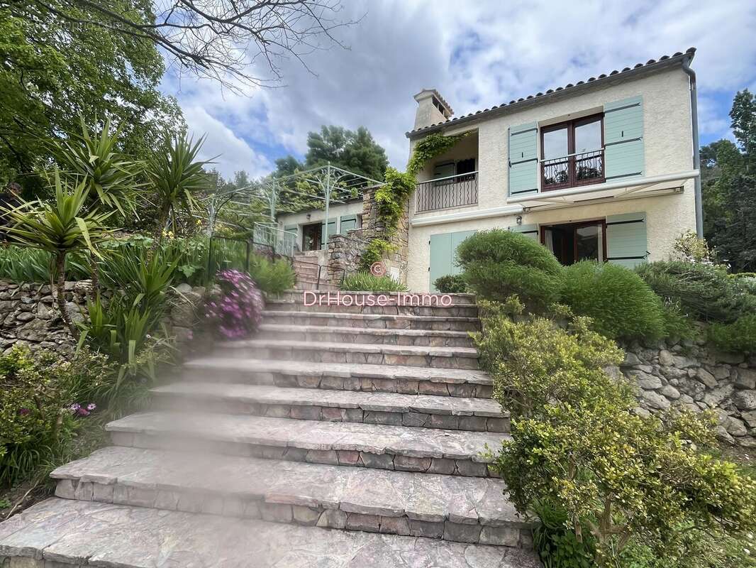 Maison à MEOUNES-LES-MONTRIEUX