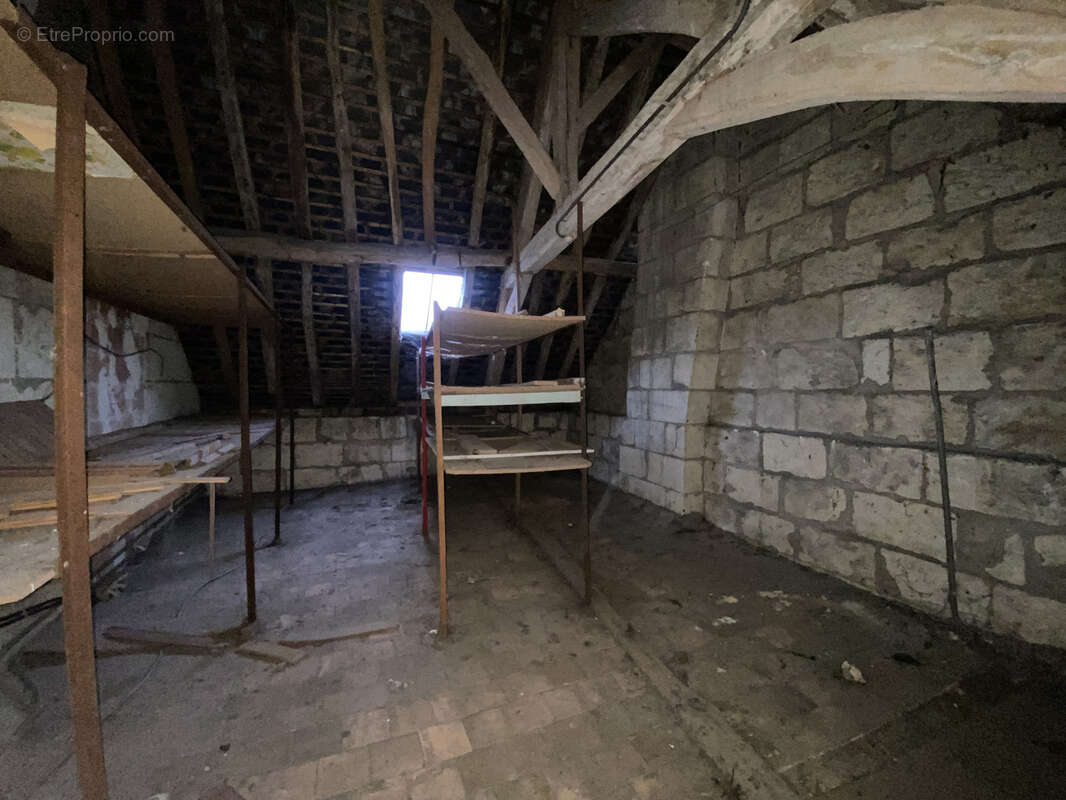 Appartement à LONGUE-JUMELLES