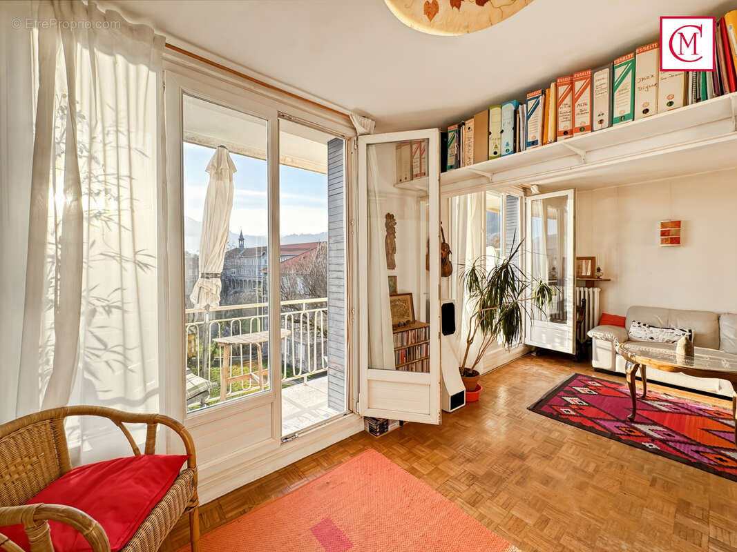 Appartement à MEYLAN