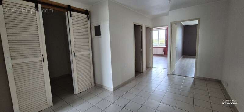 Appartement à NEUVILLE-LES-DAMES