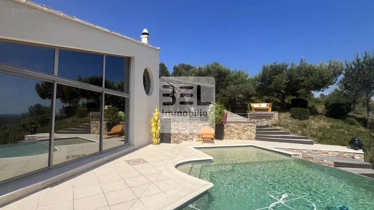 Maison à VILLENEUVE-LES-AVIGNON