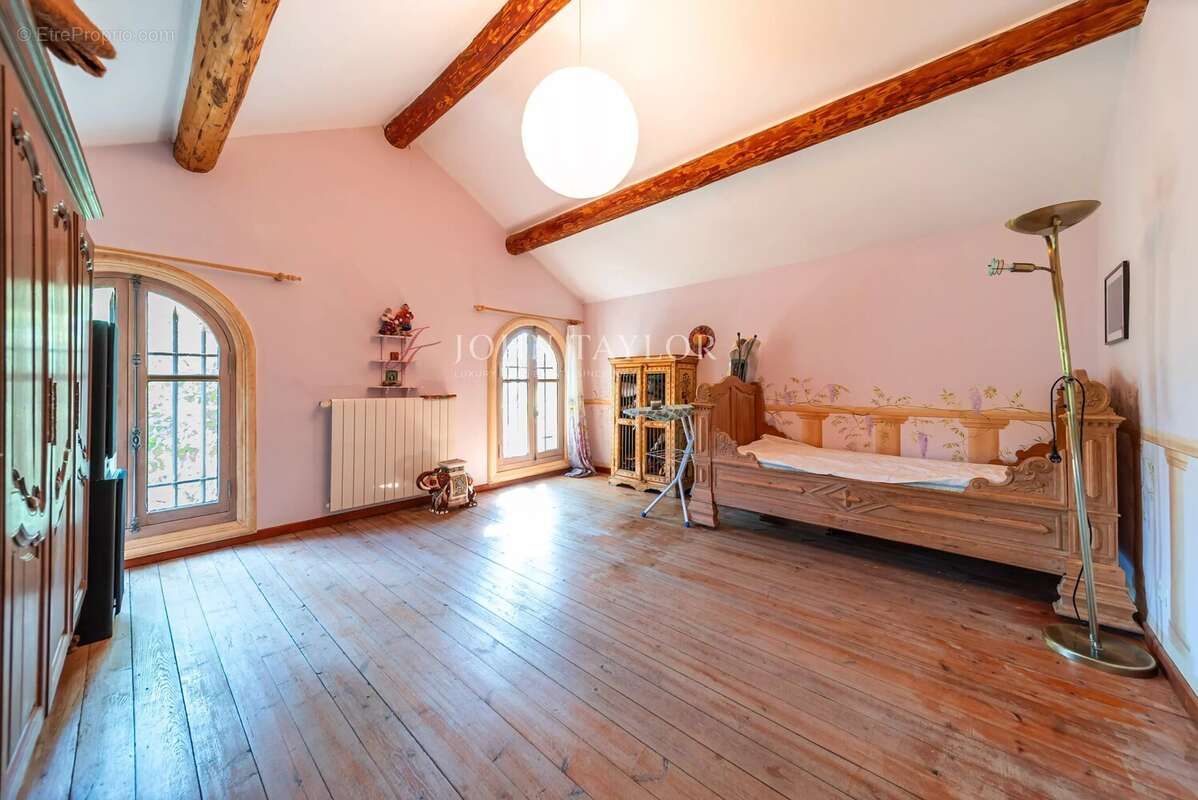 Propriété d'exception aux portes de Lourmarin – Élégant domaine de caractère au cœur du Luberon - photo 28