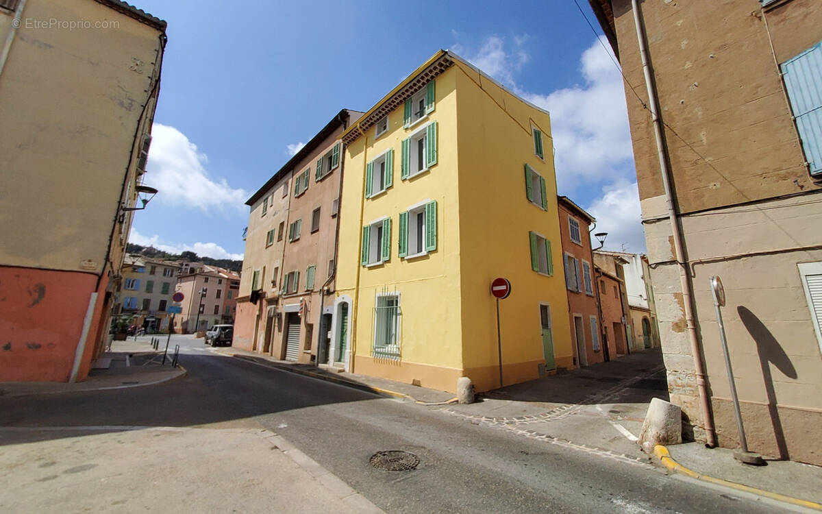 Appartement à CUERS