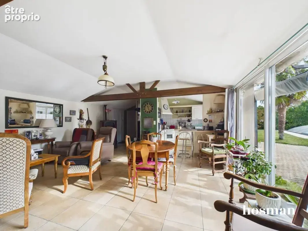 Propriété de 2 maisons (200m² et 73m²) avec piscine et jardin sur une parcelle de 2219m² - Saint-Julien-de-Concelles - photo 16