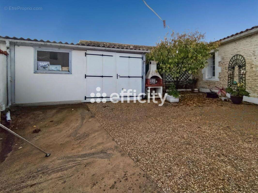 Maison à SALLES-SUR-MER