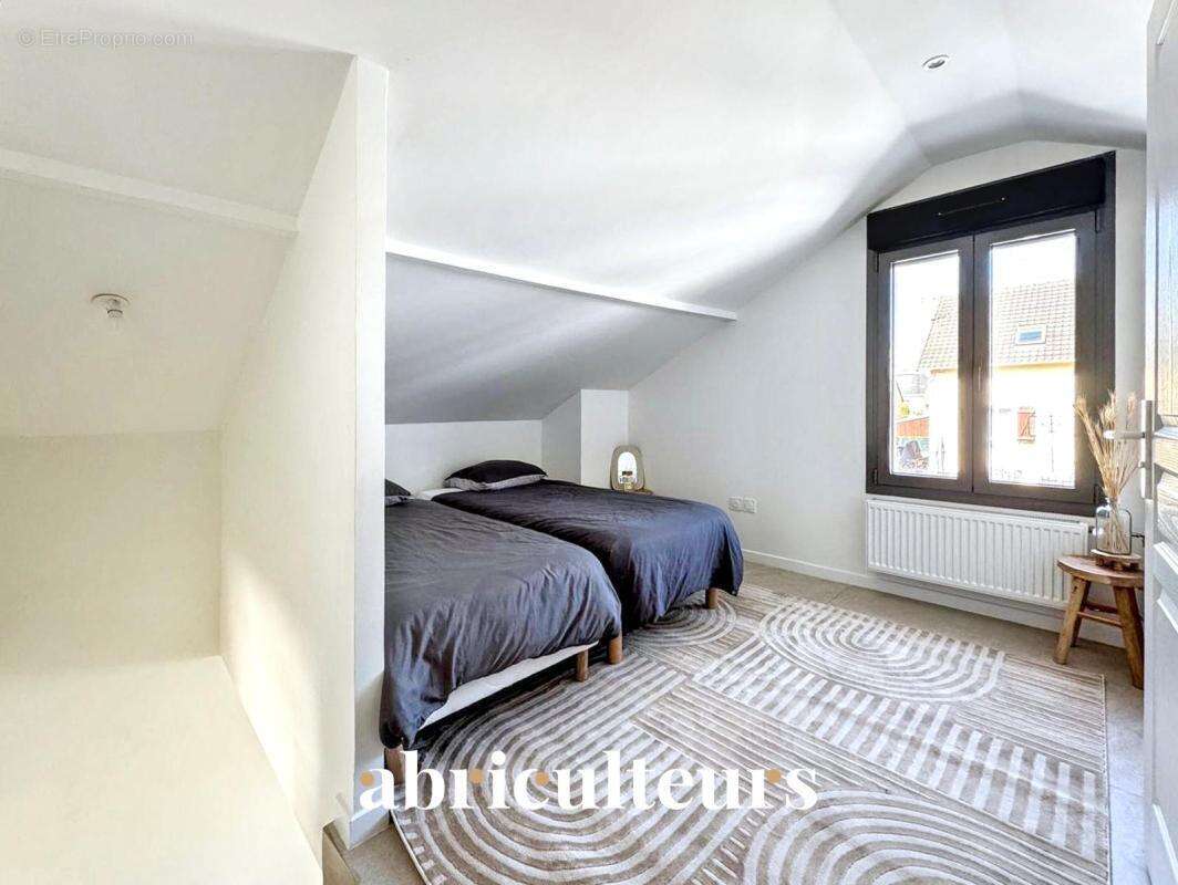 Maison familiale indépendante de 116 m² – 5 pièces – en vente à Plessis-Bouchard (95130) - photo 20
