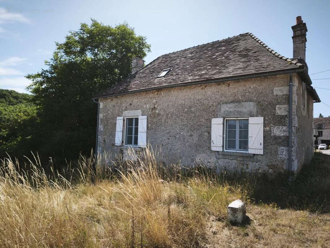 Maison en pierre avec 2 chambres - la bussiere - photo 6