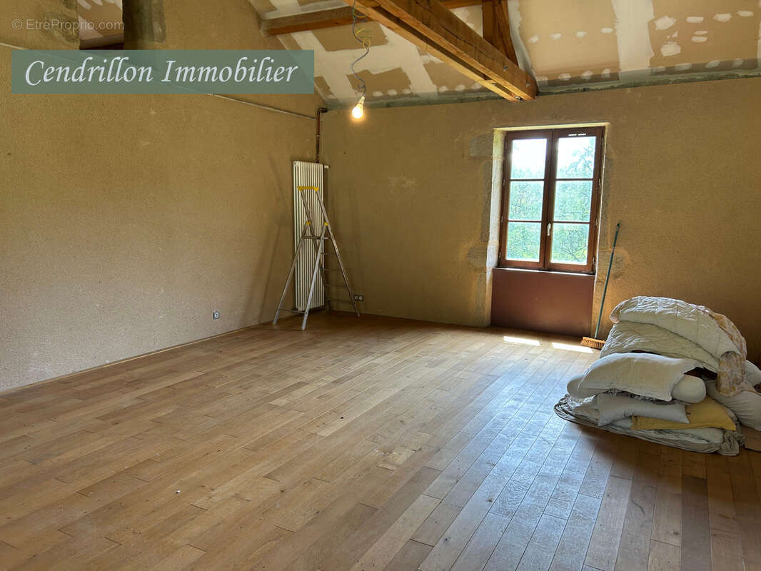 Maison à SAINT-PIERRE-BELLEVUE