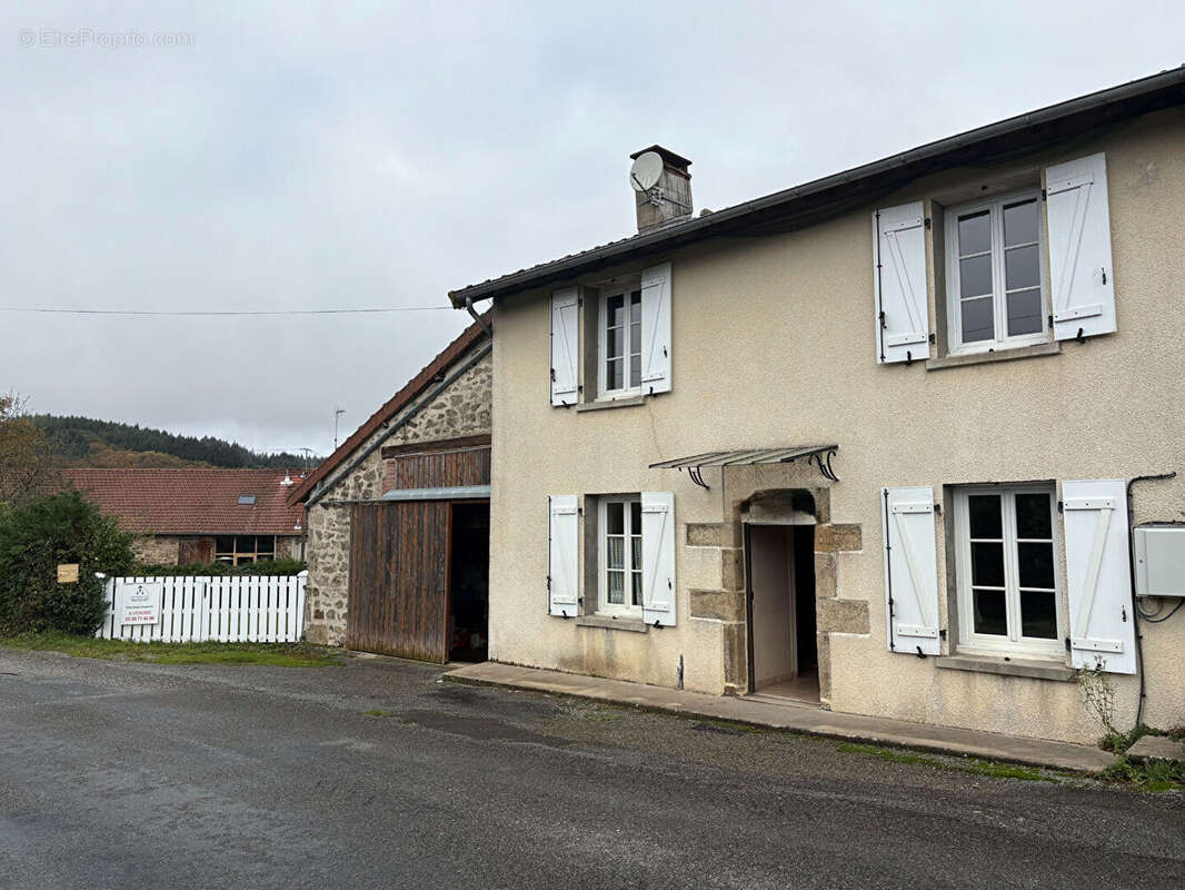 Maison à PEYRAT-LE-CHATEAU
