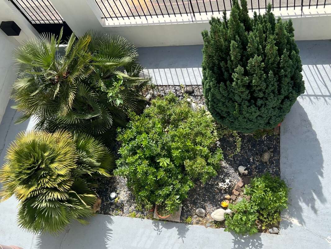 Superbe maison de 8 pieces de 215 m2 , terrasse , jardin et garage double - quartier privilegie du haut de bonneuil (94380) - photo 23