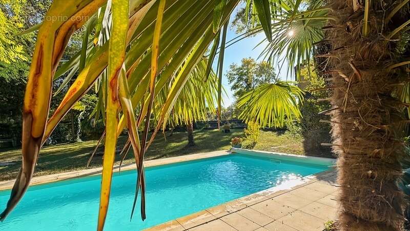 Maison à VIC-FEZENSAC