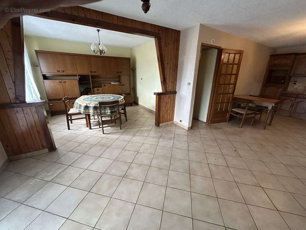 Maison à NEUILLY-SOUS-CLERMONT