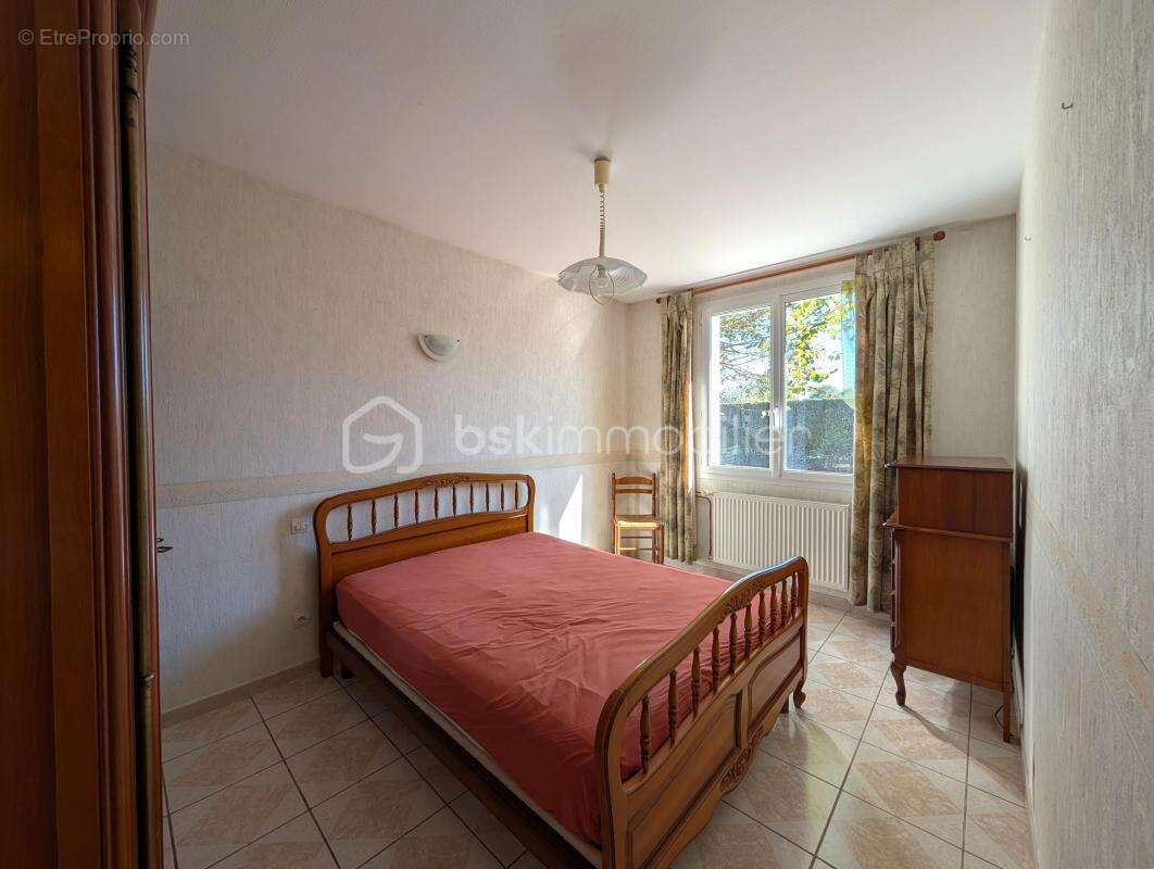 Maison à DUN-SUR-AURON