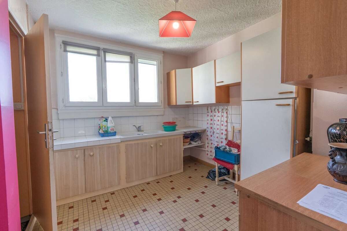 Troyes, Appartement de type V avec balcon et cave - photo 2