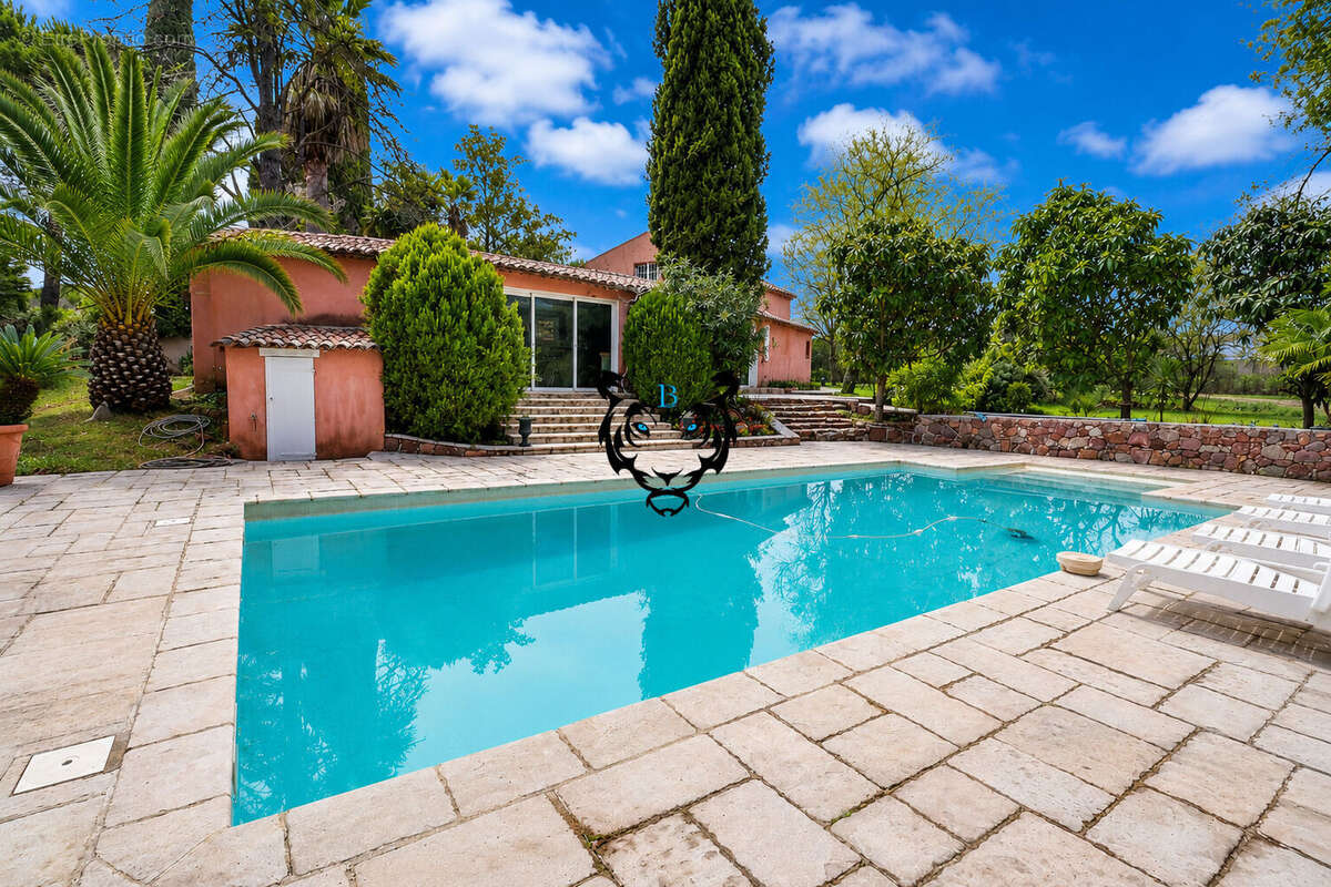 Maison à ROQUEBRUNE-SUR-ARGENS