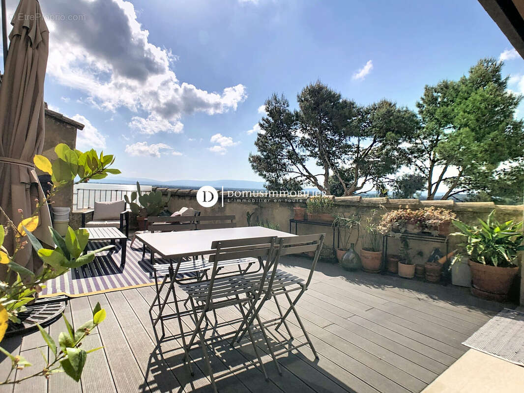 Appartement à CHATEAUNEUF-DE-GADAGNE
