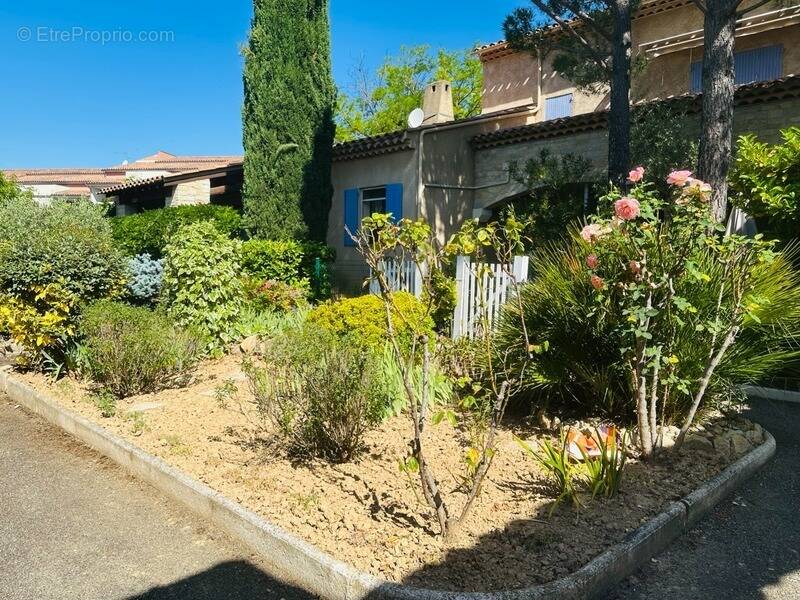Appartement à GREOUX-LES-BAINS