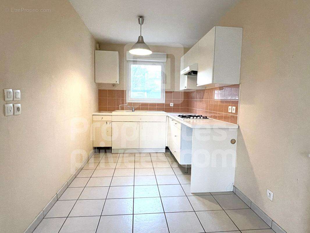 Maison à CASTELGINEST