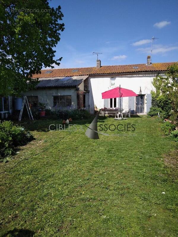 Maison à AIGREFEUILLE-D&#039;AUNIS