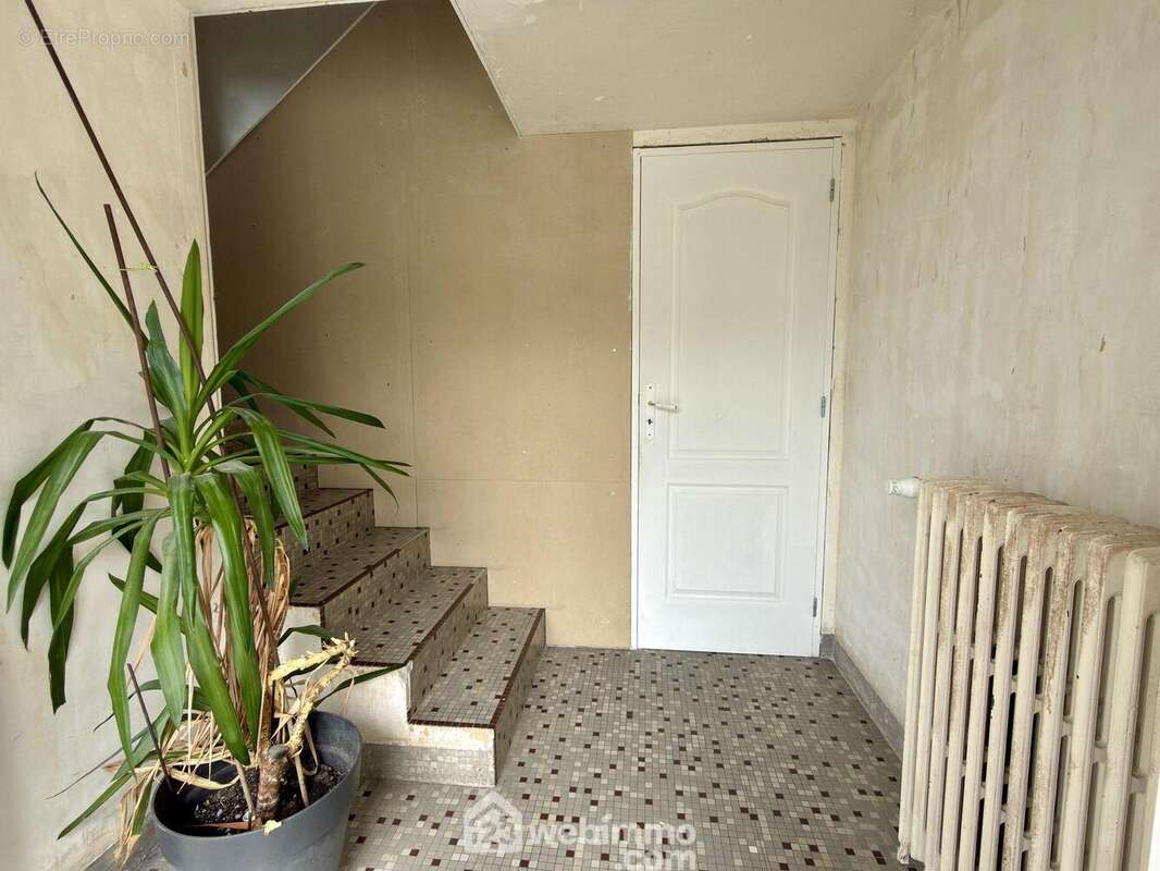 Maison 102 m² à Maze  - photo 3