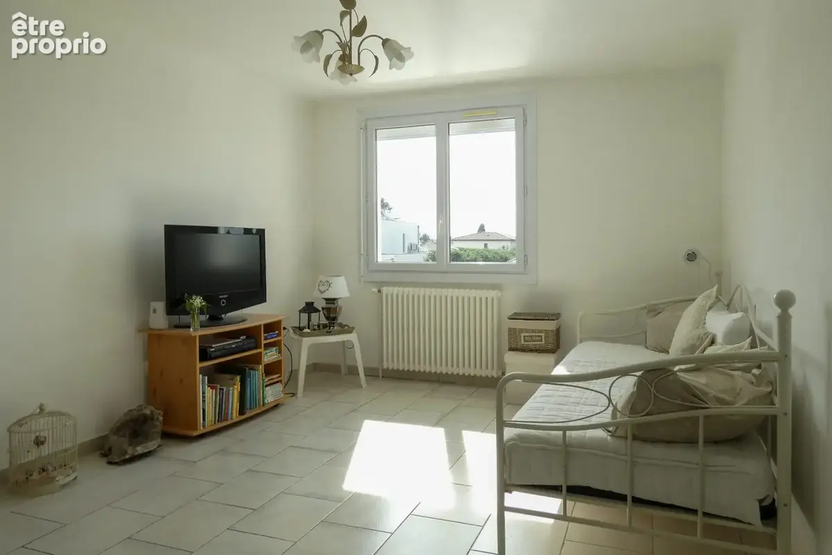 Maison 10 pièces 259 m² à vendre à Chassieu (69680) - photo 9