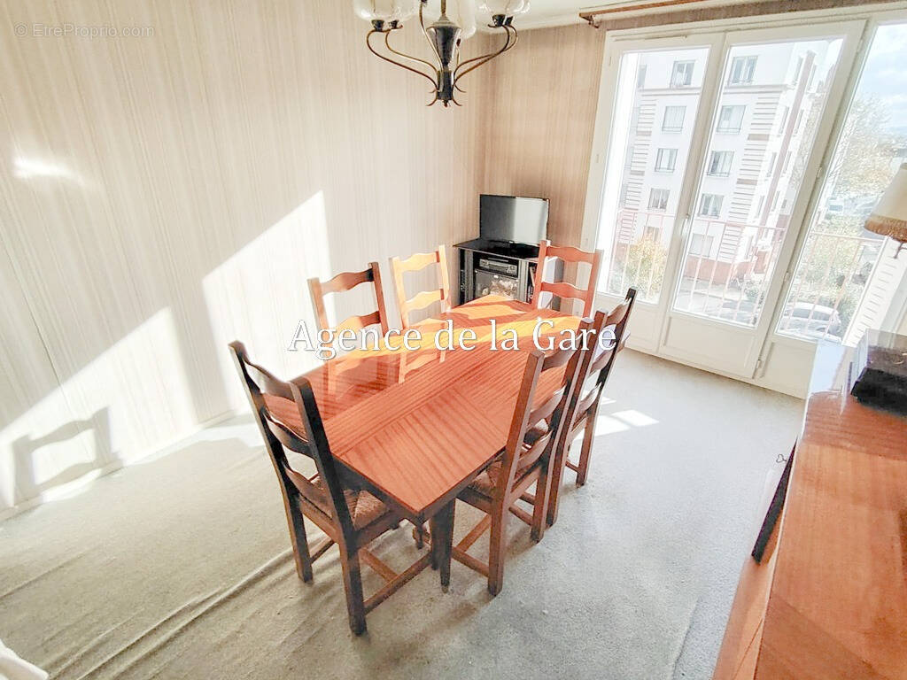 Appartement à HOUILLES