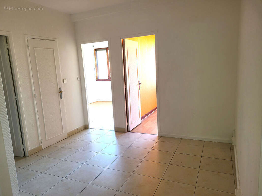 Appartement à FONTENAY-LE-FLEURY