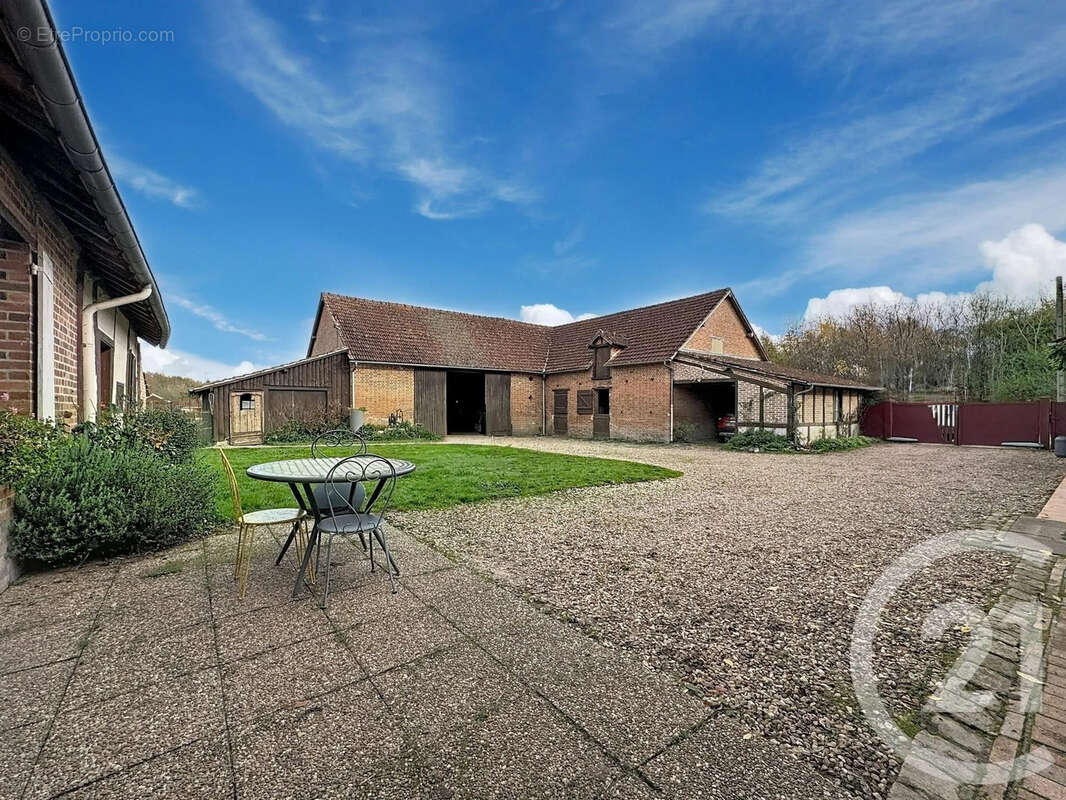 Maison à MENESTREAU-EN-VILLETTE