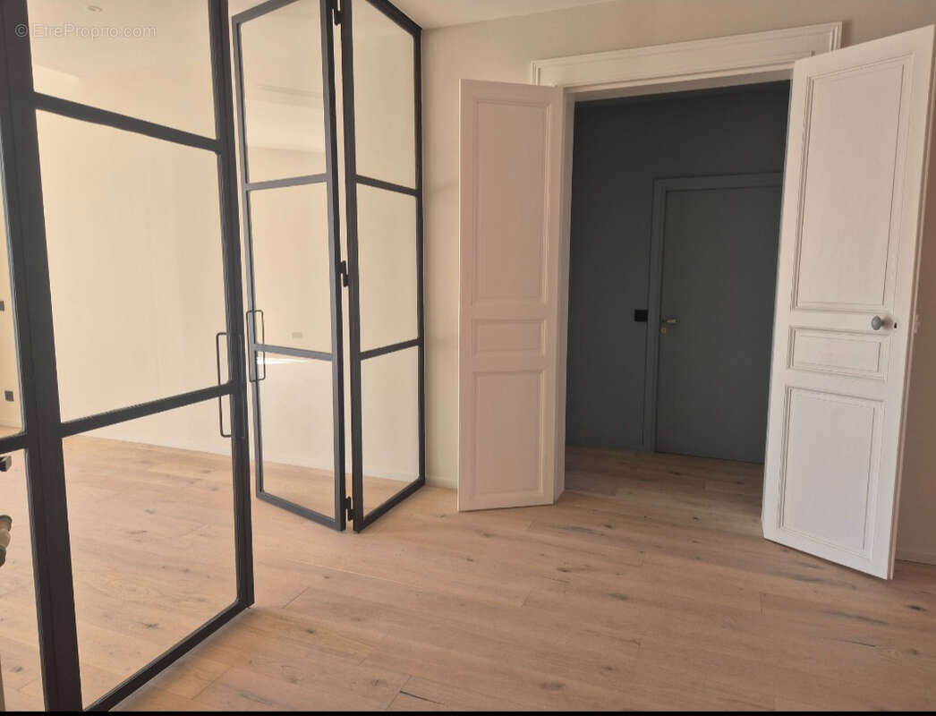 Appartement SETE 3 pièce(s) 139 m2 Centre ville de Sète sur quai avec terrasse - photo 10