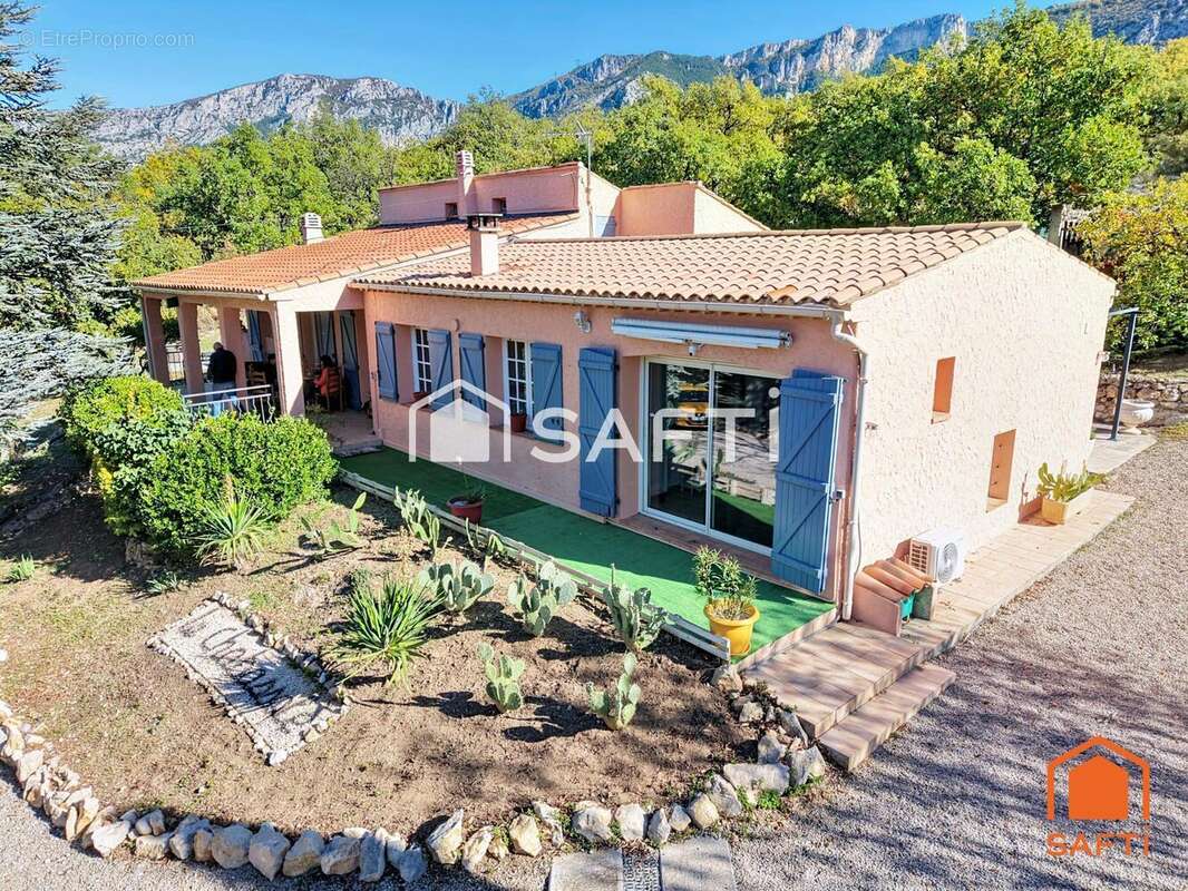 Photo 2 - Maison à AIGUINES