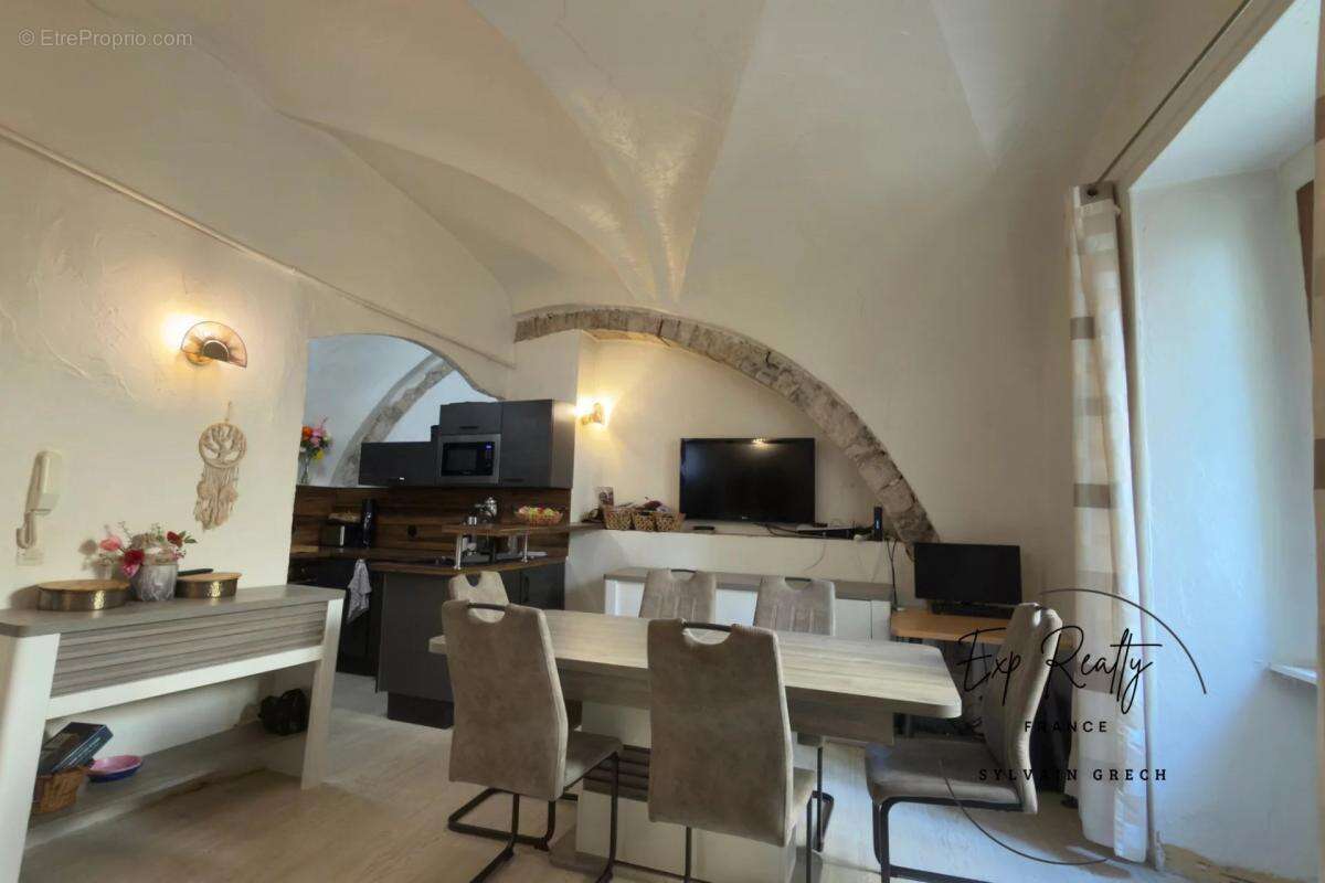 Appartement à SAINT-MAXIMIN-LA-SAINTE-BAUME