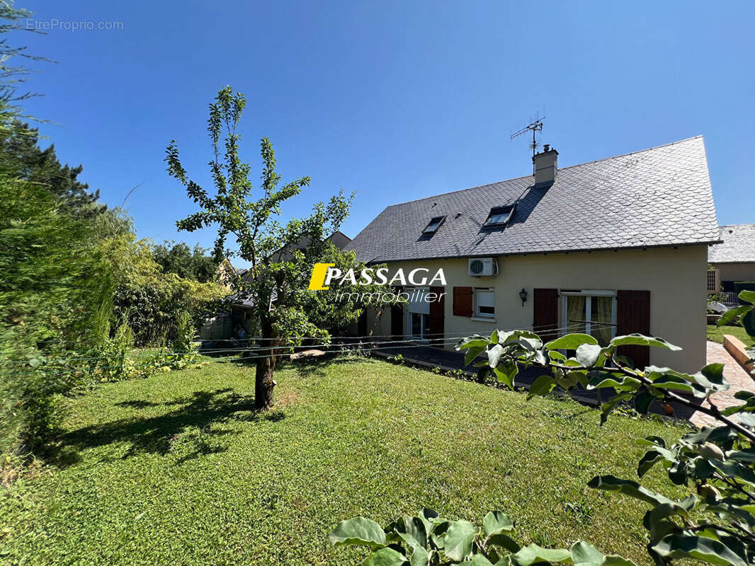 Maison à ONET-LE-CHATEAU