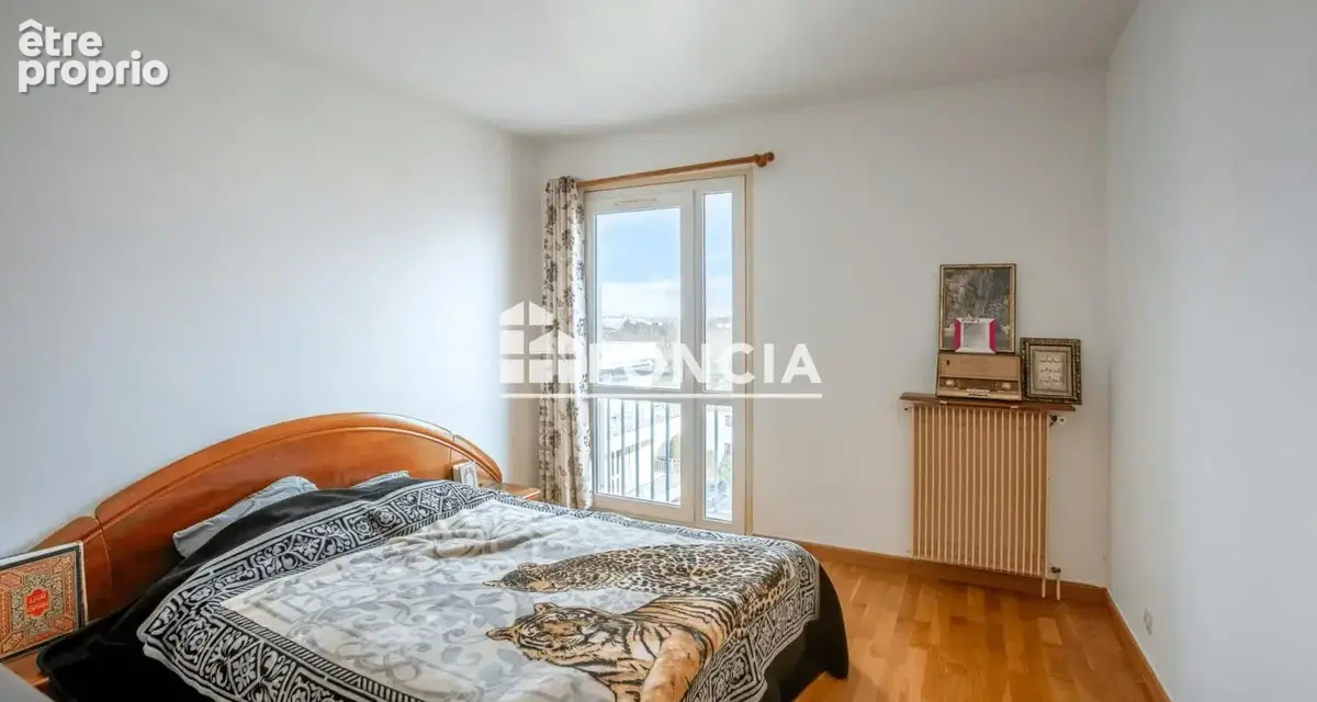 Grand appartement t2 au dernier étage avec cave et parking - photo 5
