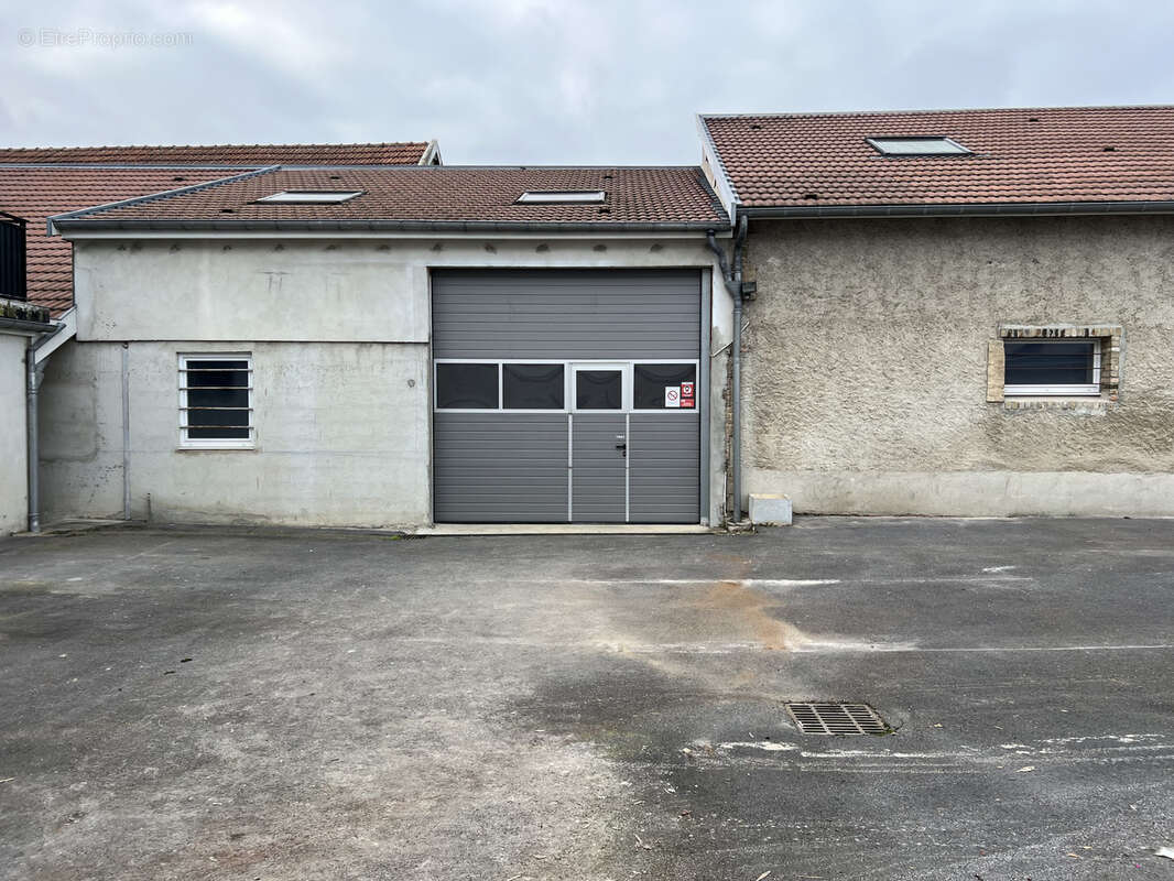 Commerce à CORMONTREUIL