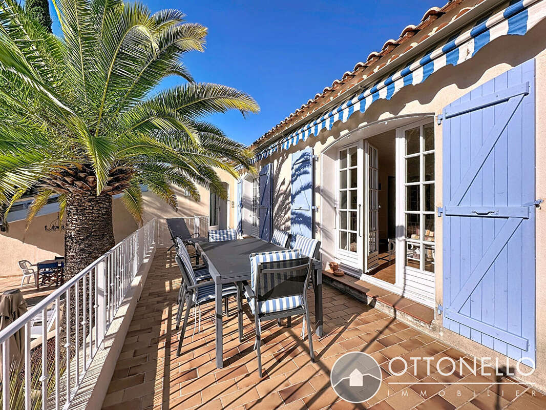 Maison à ROQUEBRUNE-SUR-ARGENS