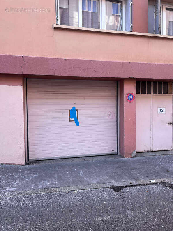 Parking à SAINT-ETIENNE