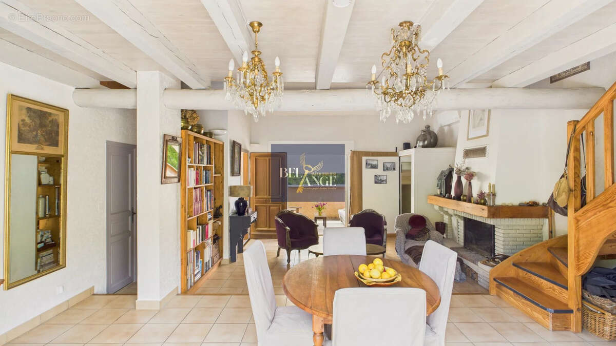 Maison à GROSPIERRES