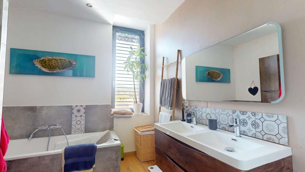Appartement à LENTILLY