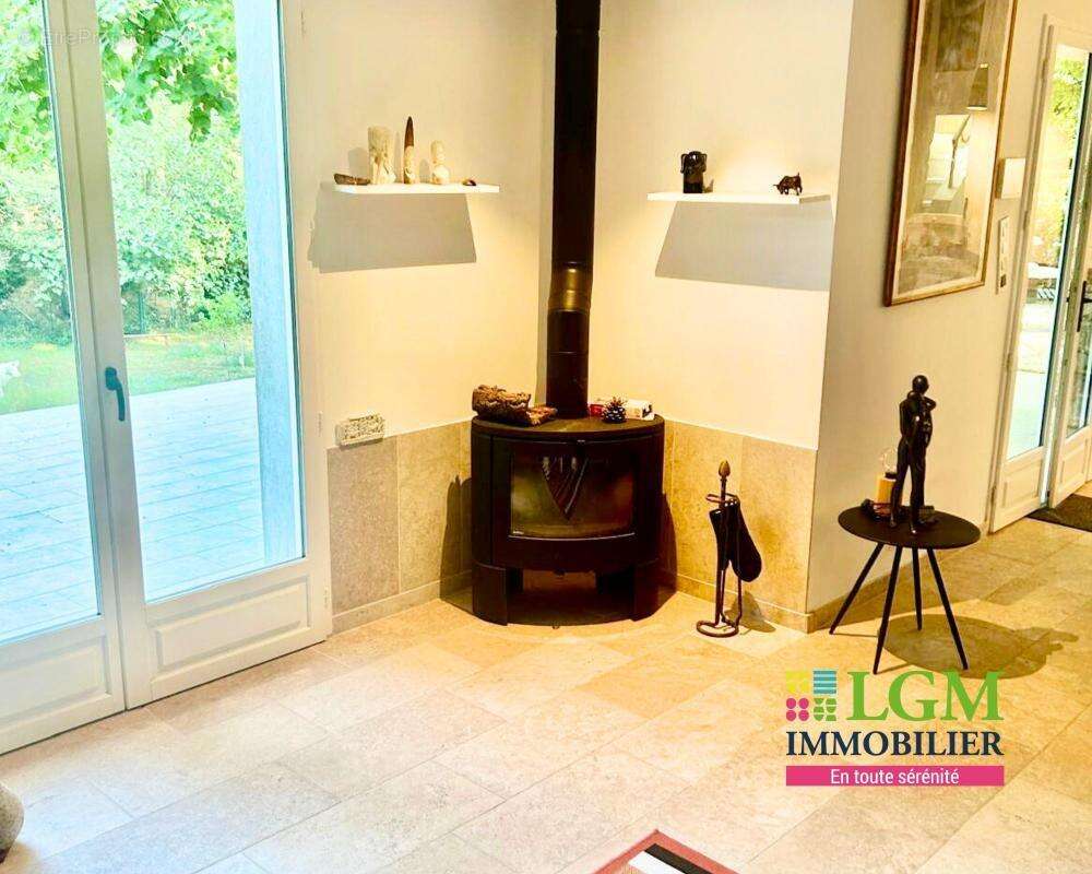 Maison à PLAN-DE-LA-TOUR