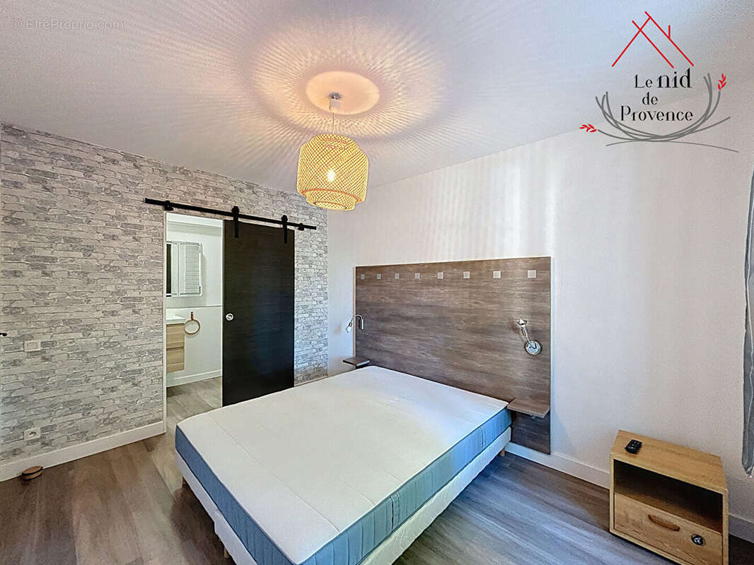 Appartement à SAINTE-CECILE-LES-VIGNES