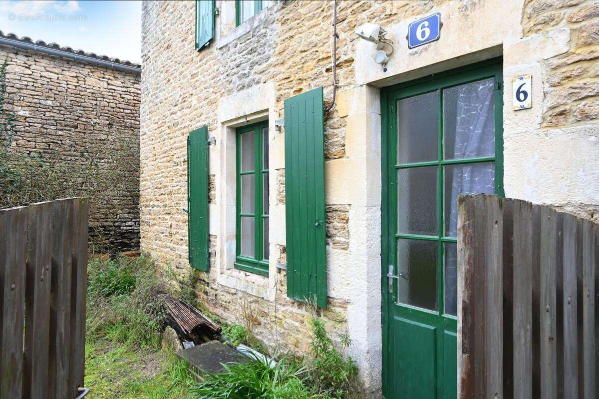 Maison à LES PORTES-EN-RE