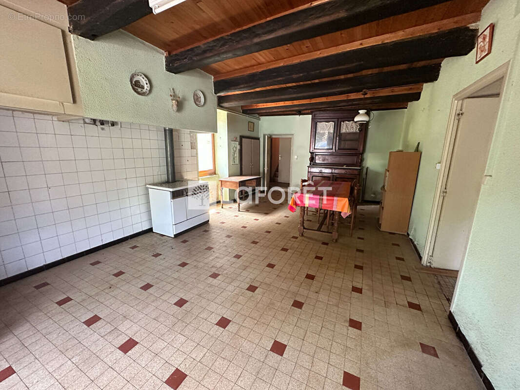 Ambialet - Maison en pierre à rénover - photo 7